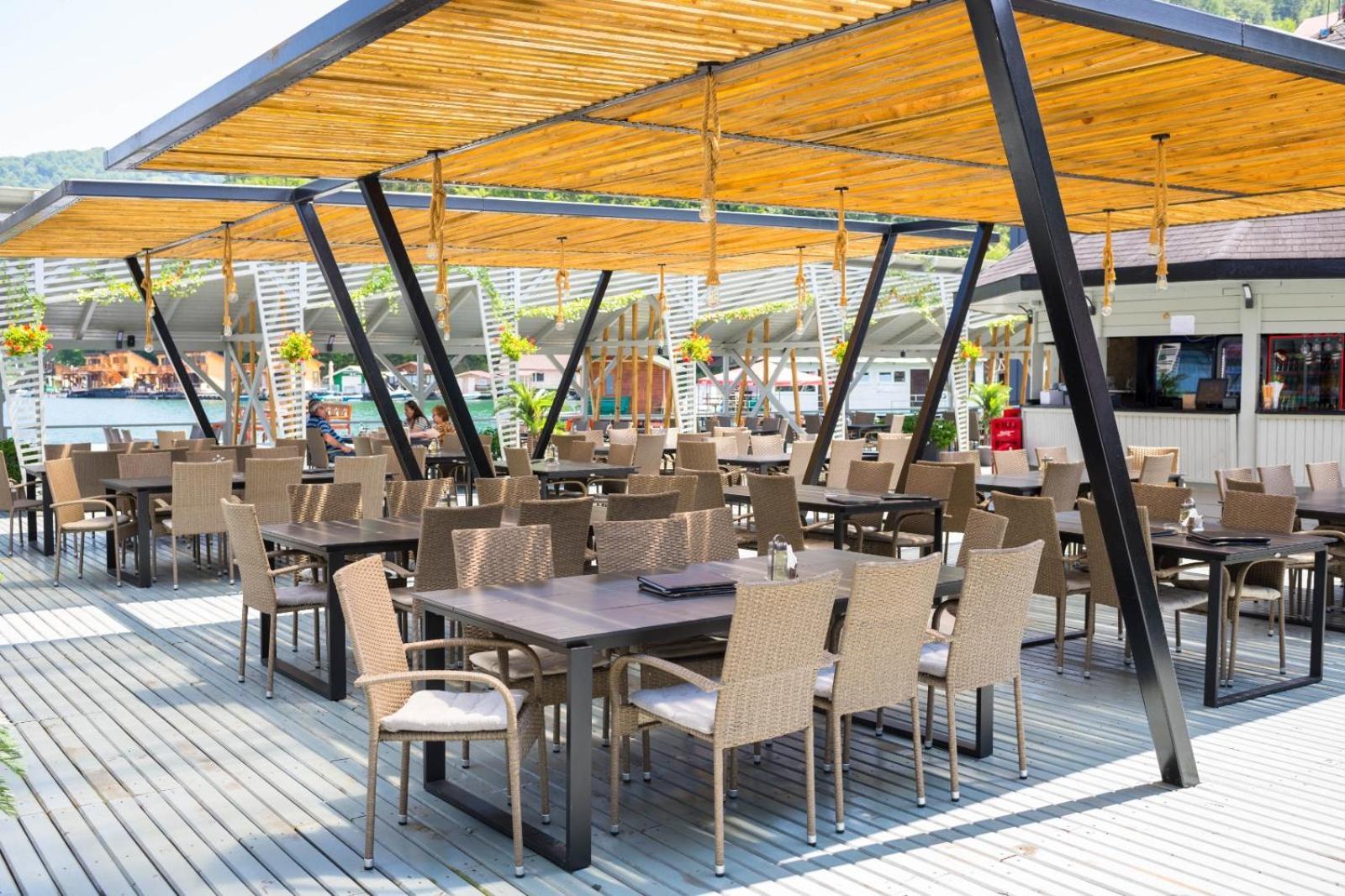 Hotel Pescarus Port Bicaz Eksteriør bilde